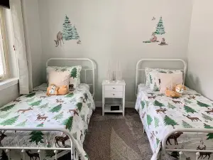 Enjoy year round Christmas in North Pole AK with 3 beds 2 baths