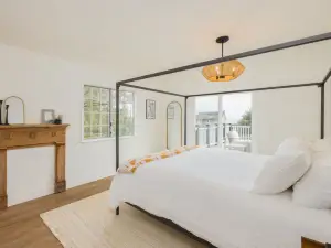 Spacious Backyard and Breathtaking Views - Stunning Coastal Haven
