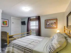 3 Mi to Dtwn: Dog-friendly Retreat in Dayton