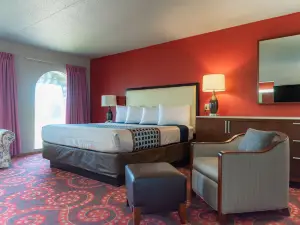Spencer Inn & Suites