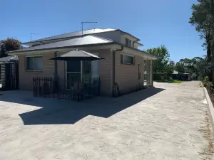 Stay and Relax 2 - is a private, new stylish cottage, in the Southern Highlands