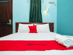 RedDoorz Near Sunrise Mall Mojokerto