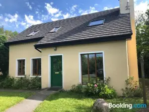Letterfrack Farm Lodge House in Letterfrack Village Connemara