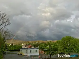 西羅克附近的經濟旅館