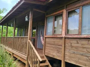 Private Mountaintop Cabin in Carara Biological Corridor 20 Minutes to Beaches