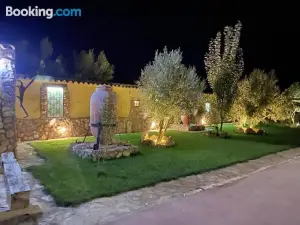 7 Bedrooms Villa with Private Pool Enclosed Garden and Wifi at Baza