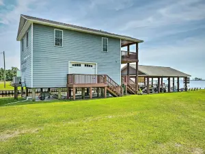 Prized Riverfront Condo w/ Fishing on-Site!