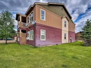 Ennis Vacation Rental w/ Balcony: Walk to Downtown