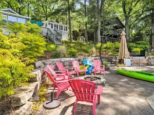 Northern Michigan Lake House w/ Boat Dock + Kayaks