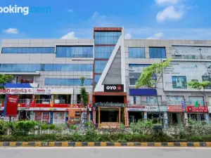 Hotel Vaishnavi Grand