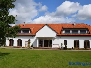 Lipowy Dwór