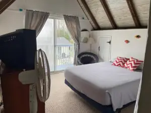 Cottage by the Bay, Sleeps 8 Near Rehoboth Beach