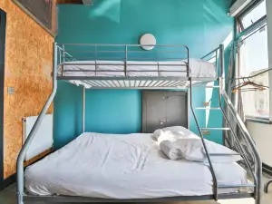 Studio 95 - Shared & Private Rooms