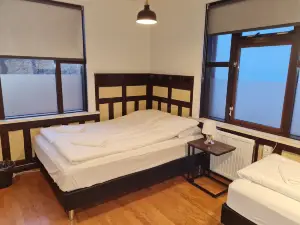 Lava Guesthouse