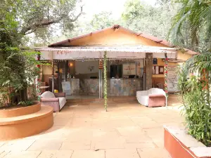Gujarat Bhavan Hotel