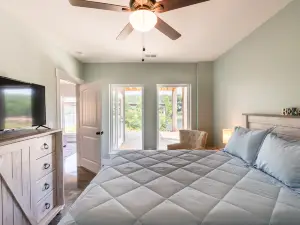 Sunny Slope Escape