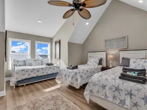 Secluded Waterside Escape - Dock, Kayaks, Fireplaces, Games