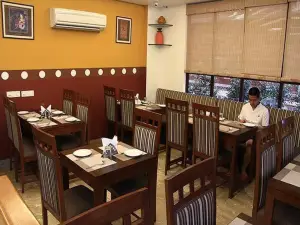 Hotel R Inn Delhi