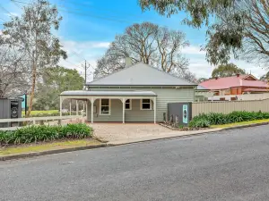 Grandview Accommodation - the Flaxley Apartments