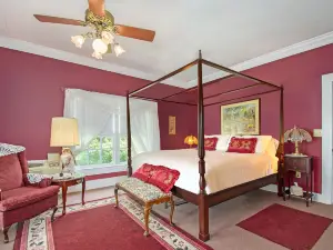 The Sautee Inn Bed & Breakfast