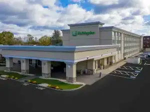 Holiday Inn & Suites Boston-Peabody by IHG