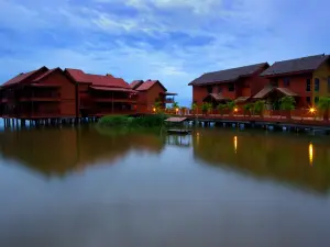 Bukit Merah Laketown Resort