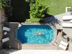 Maison 1634 - Climatisation, piscine, parking, centre ville, petit-dejeuner compris