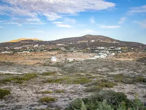 Villa for 6 Guests with Private Pool! in Agia Irini - Walking Distance to Beach!