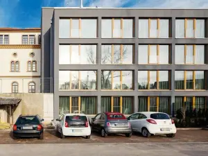 โรงแรมอัลเทส สปิทัล คาเฟ่ บาร์ เรสเตอรองต์