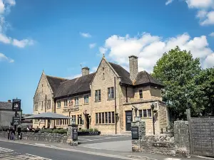 The Bath Arms Hotel