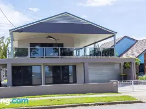 Magical Holiday Home - Welsby Pde, Bongaree