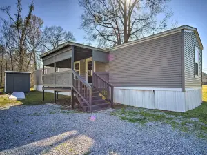 Warm + Inviting Denham Springs Home w/ Deck!
