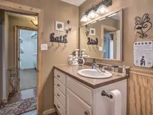 Quaint Texas Home < 2 Mi to Lake Georgetown!