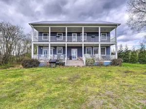 Chesapeake Bay Home Dock, Decks and Fire Pit!