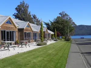Lakefront Lodge