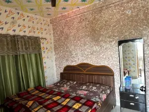 Goroomgo Maheshwari & Banquet Hall Tehri