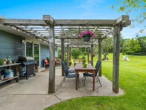 GB Packer Game or Summer Retreat:  Entertain or Relax in Privacy and Comfort