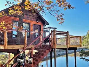 Dancing Under Red Skies Tree House @Spring Lake