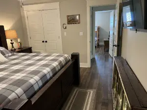 Okatoma River Cabin/ Convenient Location