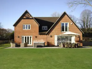 Hayward House, Hot Tub, Large Garden
