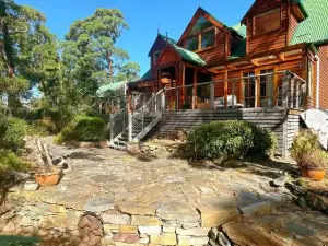Snug Sanctuary - A gem in the forest 20 min to CBD