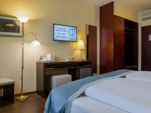 Central Hotel