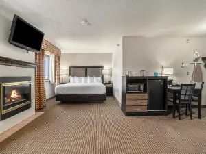 Days Inn & Suites by Wyndham Traverse City