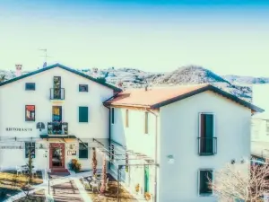 호텔 리스토란테 두에 플라타니