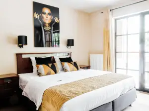 蒂倫豪特都市酒店