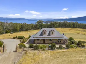 Manfield Country Bruny Island