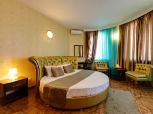 HOTEL MARTON BADEN