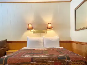 Trail Lake Lodge