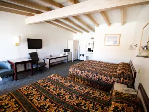 Trails Motel