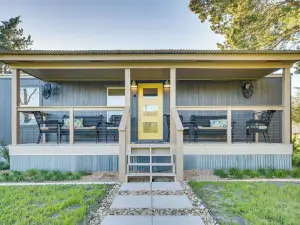 Near Majek Vineyard Private Schulenburg Cabin